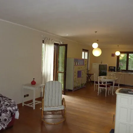 Lägenhet Casa Vacanze La Quercia E L'ulivo Castelnuovo Don Bosco